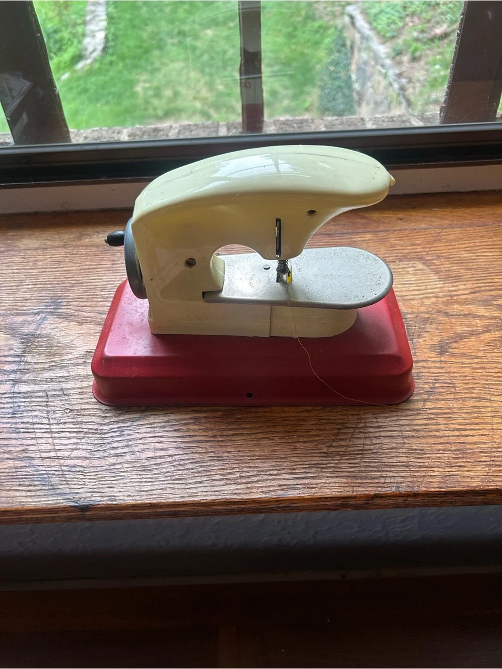 Retro Kids Toy Sewing Machine in Cream and Red -